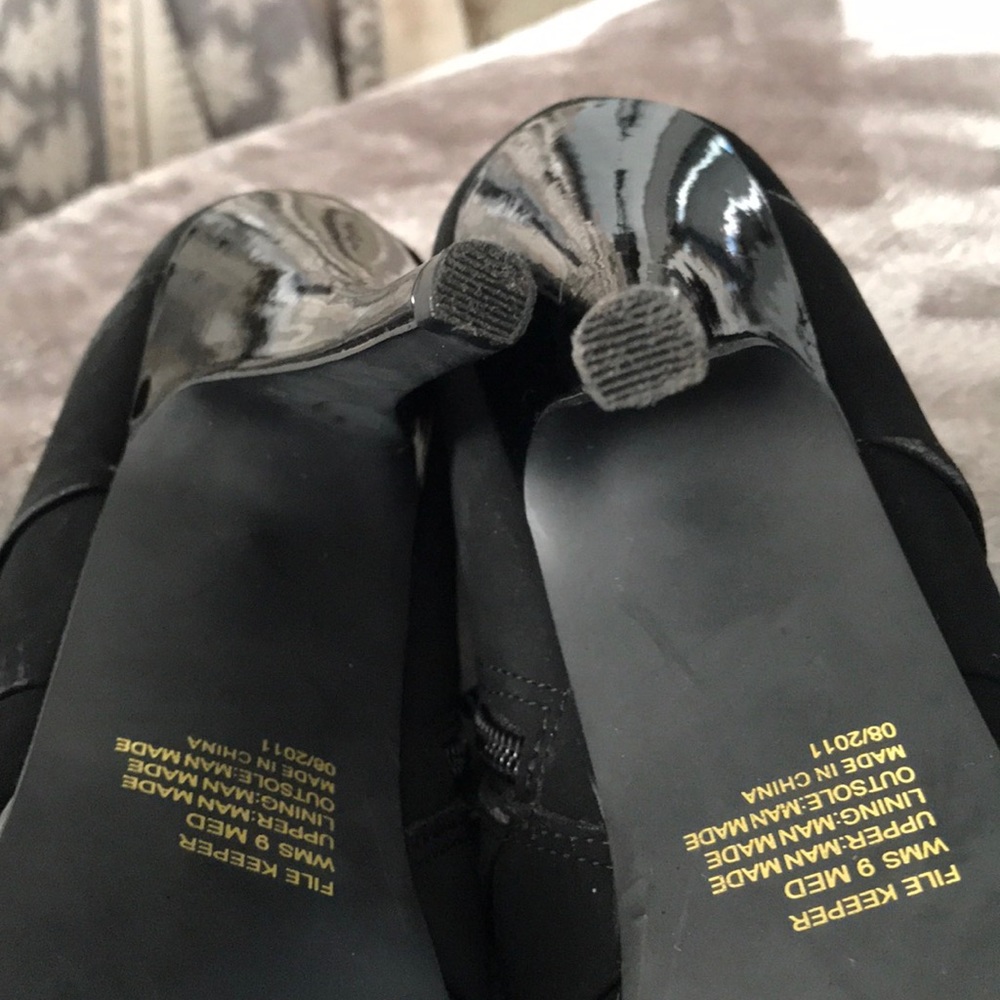 Heels - Picture 4 of 10